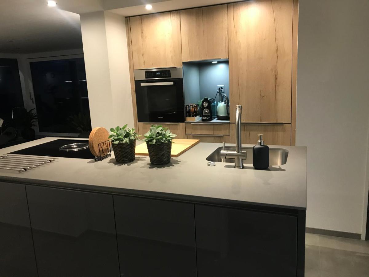 Moderne Unterkunft mit Panoramablick auf Thunersee Krattigen Exterior foto